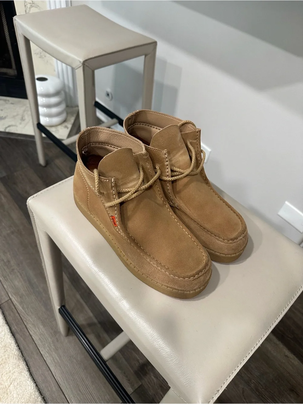 Levi’s Men's Suede Chukka Boots in Tan Size 9